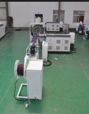 Beli PVC fleksibel tabung lunak transparan tabung taman 10-38mm ekstrusi membuat mesin lini produksi dengan SJ75/30 Extruder online manufacture