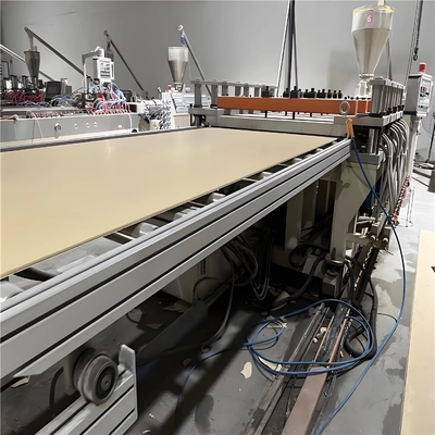 Beli Shenzhen HYPET 1220mm Width Plastic PVC Foam Board Extrusion Production Line PVC WPC Foam Board Panel Making Machine online manufacture