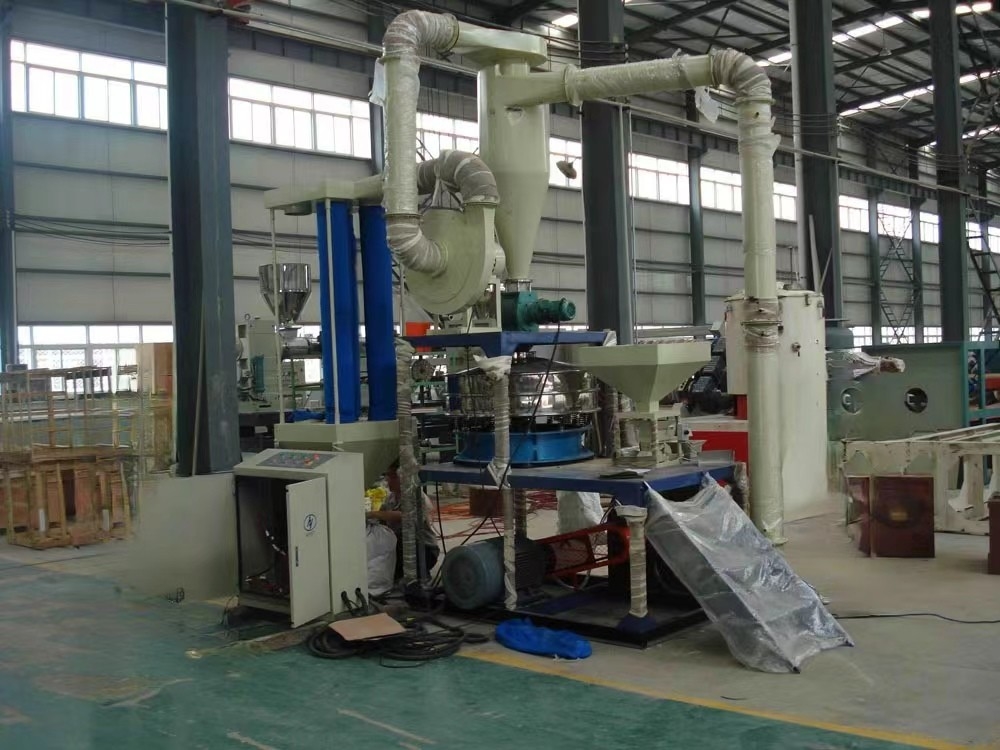 Kecepatan tinggi PP PE jenis pisau disk bulat Plastik Milling Pulverizer Mesin / air mendinginkan mesin pulverizing plastik