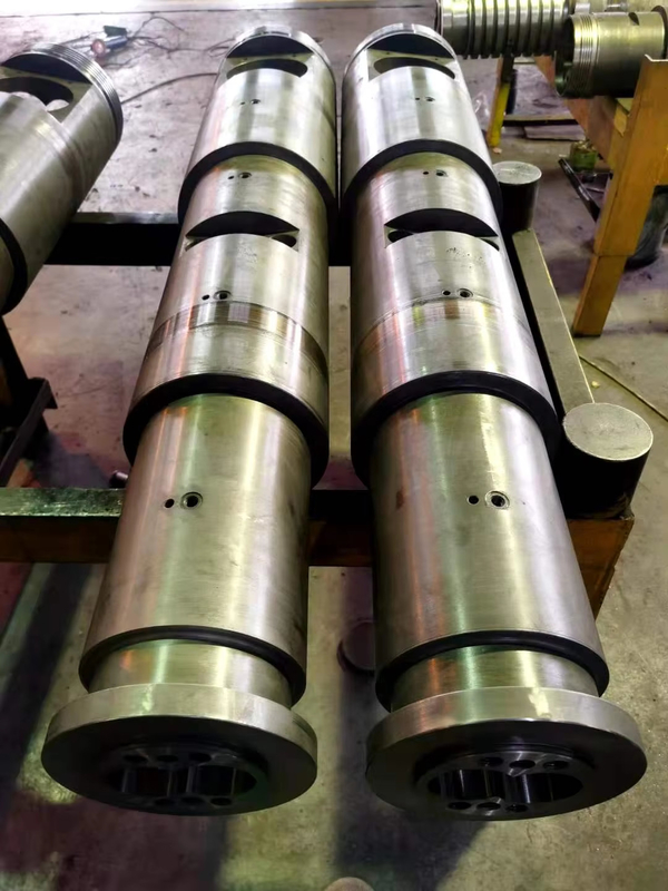 Plastik Extruder Konik Twin Screw dan Barrel / Bi-Metal Screw dan Barrel untuk Double Twin Screw Extruders