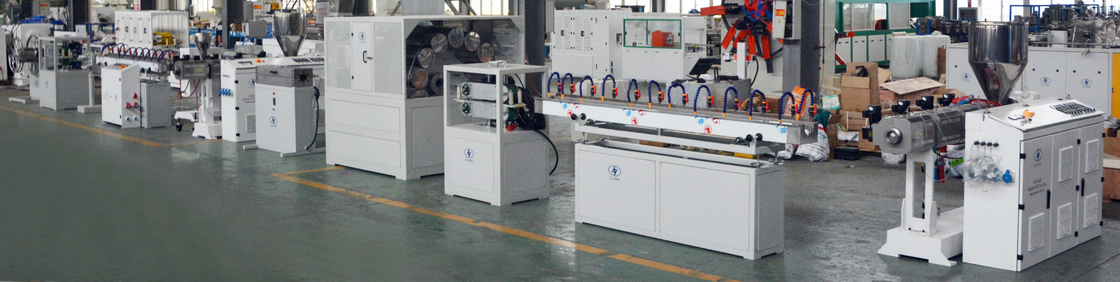 10-38mm 0,5-2 inci Serat diperkuat PVC Pipe Machine Fleksibel ventilasi Saluran Saluran Soft Pvc Pipe Line Produksi