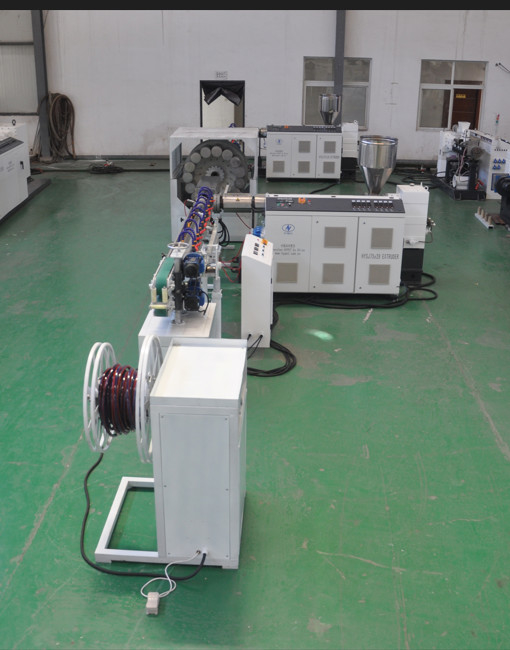 PVC fleksibel tabung lunak transparan tabung taman 10-38mm ekstrusi membuat mesin lini produksi dengan SJ75/30 Extruder