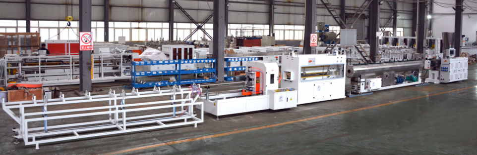 High Efficiency 40-250mm PVC Water Drainage Sewage Pipe Line Dengan HYPS90/28 Parallel Twin Screw Extruder Dengan Motor 55kw Output 500kg/h