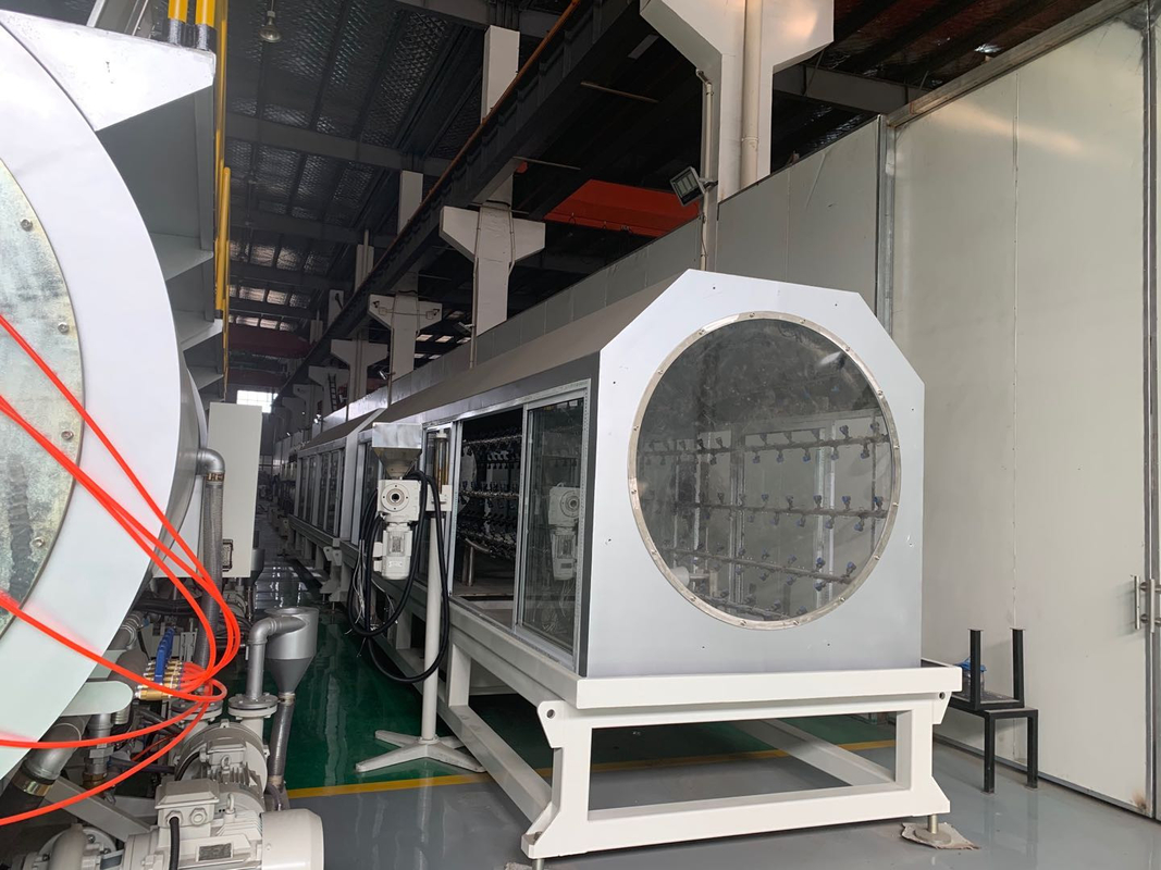 400mm -1000mm Plastik HDPE PE Pipa Manufaktur Mesin Produksi Line Dengan Besar Single Screw Extruder SJ150/38 Motor 400kW Dan Output 1400kg/h