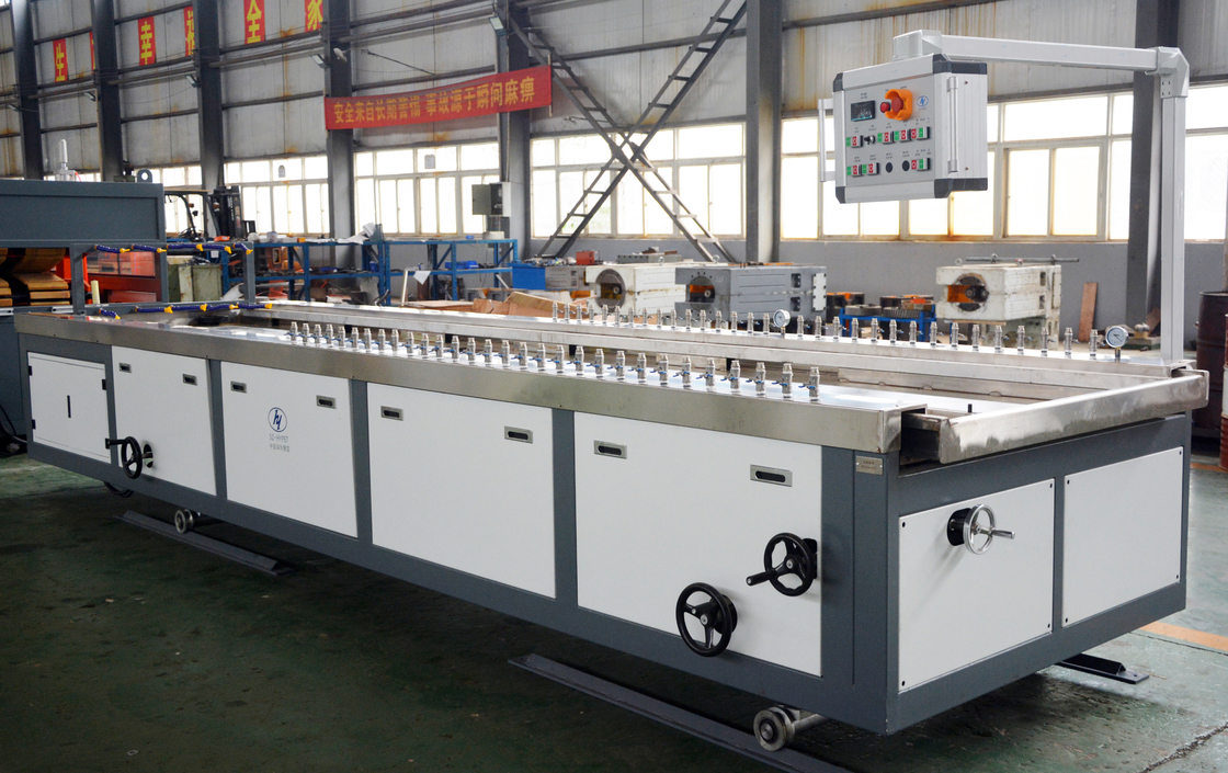 2200 / 2600mm PP Hollow Grid Board Machine 150kw Daya PP Hollow Board Extrusion Line