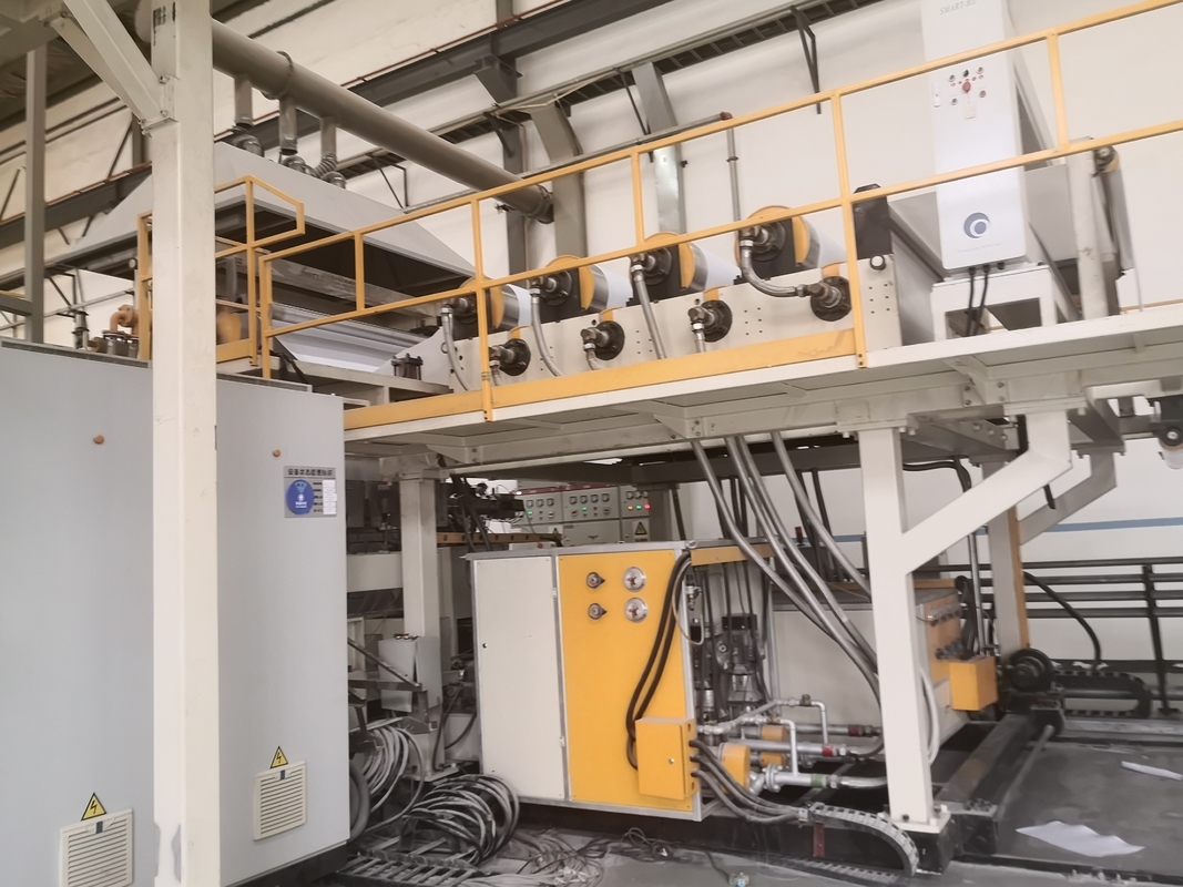Automatic Hot Melt Adhesive Coating / Film Coating And Sand Coating Line Produksi Disesuaikan