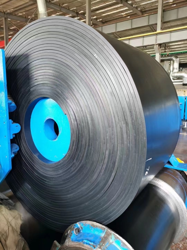 1400-2000mm PVC/PVG Tambang Batubara Conveyor Belt Produksi Line Untuk Industri Pertambangan Tegangan 380V