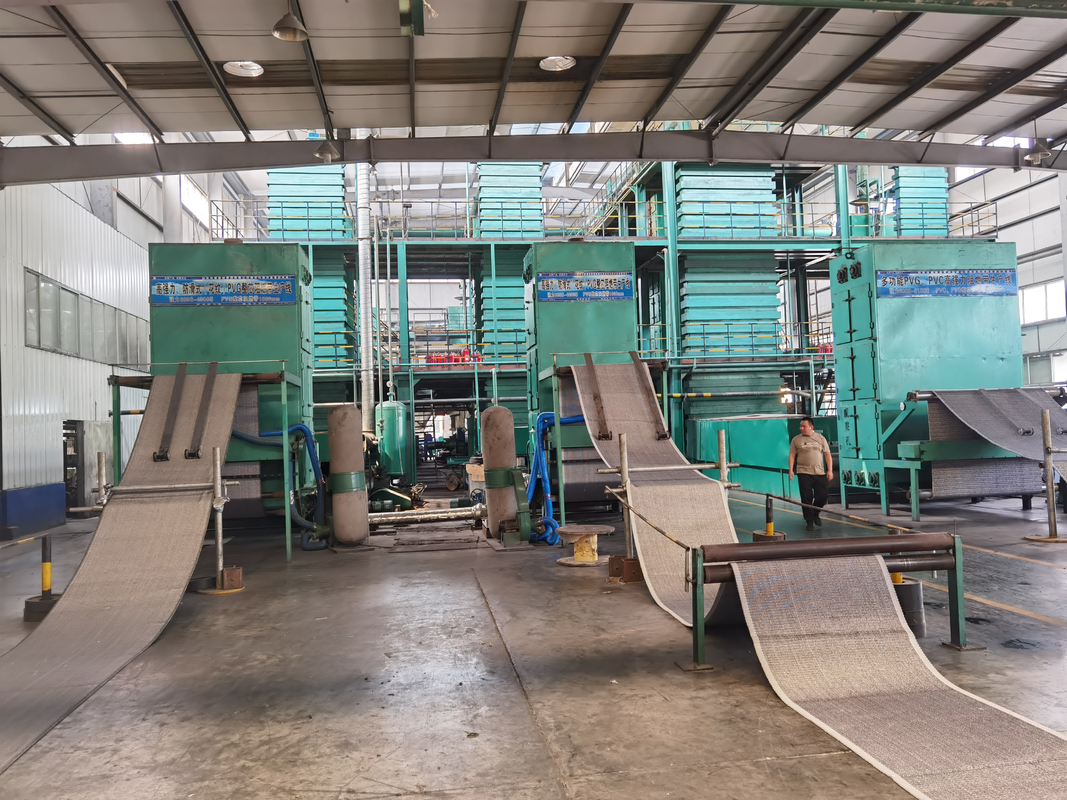 800-1400mm PVC/PVG Tambang Batubara Conveyor Belt Produksi Line Energy Saving Tambang Conveyor Belt Mesin Membuat
